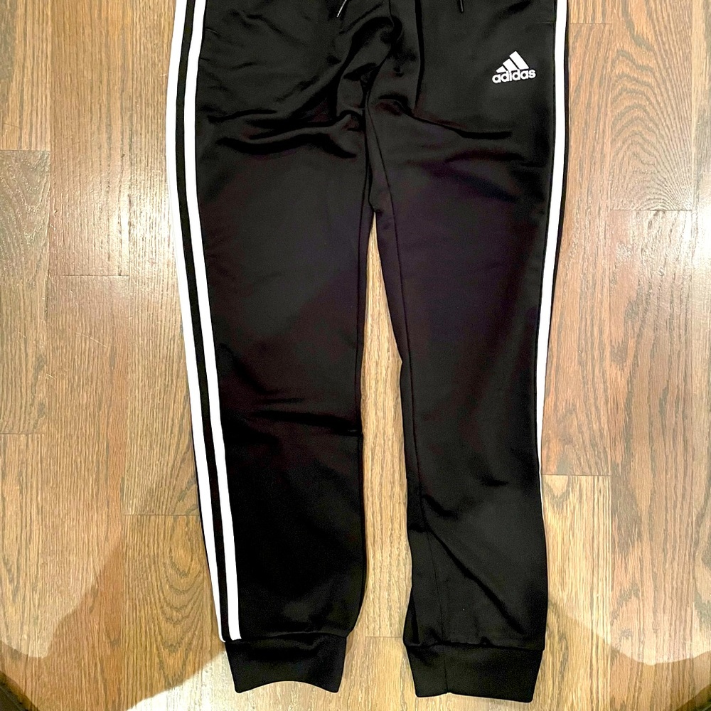 NWOT Classic Adidas Jogger